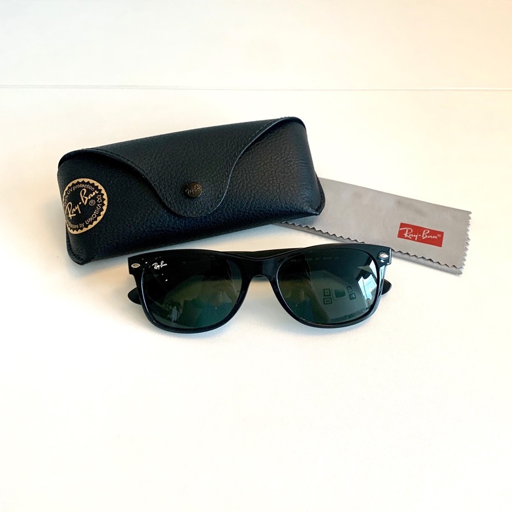 Ray Ban New Wayfarer Classic Sunglasses